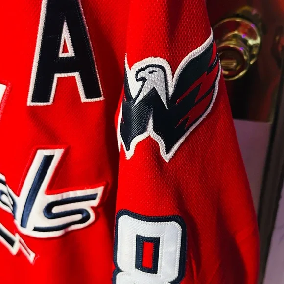 Red Washington capitals jersey - Picture 3 of 6